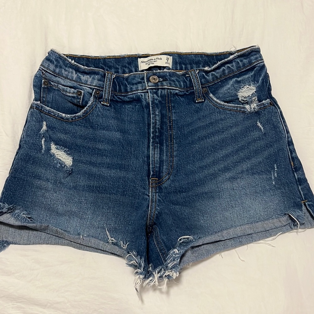 Abercrombie high rise mom shorts 4” size 29/8